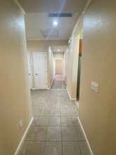 553 Betten St in Los Banos, CA - Foto de edificio - Building Photo