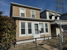 217 Center St in Dundalk, MD - Building Photo