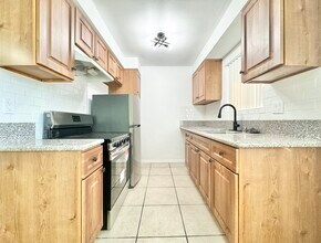 6561 Fulton Ave in Los Angeles, CA - Building Photo - Building Photo