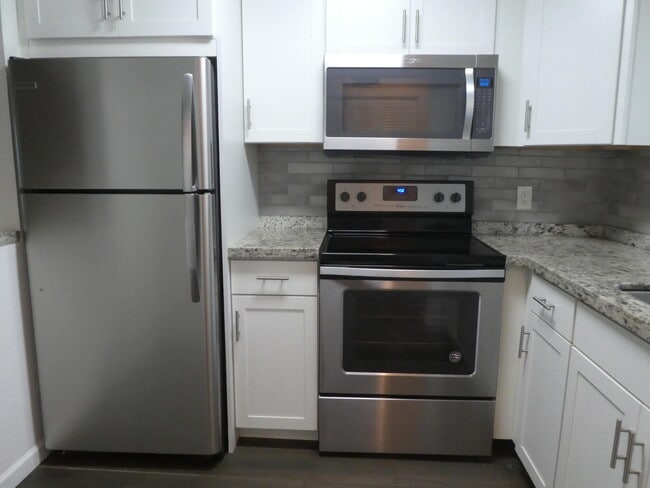 9855 Sandalfoot Blvd in Boca Raton, FL - Building Photo - Building Photo