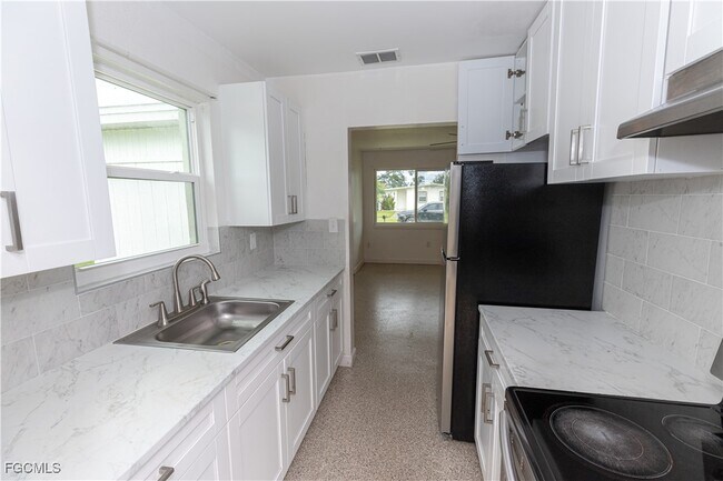 21043 Bersell Ave in Port Charlotte, FL - Building Photo - Building Photo