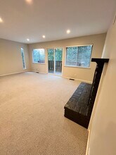 18 Walnut Ave, Unit 18 in Larkspur, CA - Foto de edificio - Building Photo