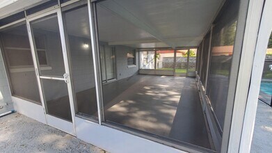 3014 King John Pl in Seffner, FL - Building Photo - Building Photo