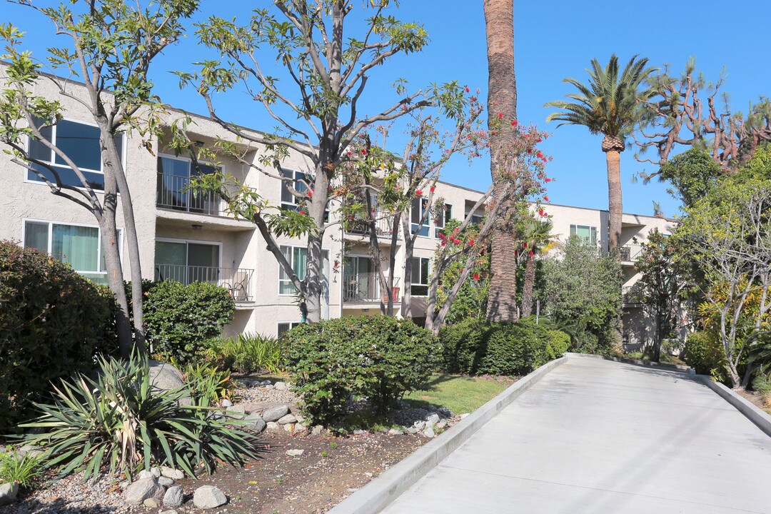 Waverly at Silverlake in Los Angeles, CA - Building Photo