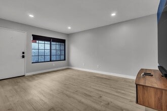 3097 W Cheryllyn Ln in Anaheim, CA - Building Photo - Building Photo