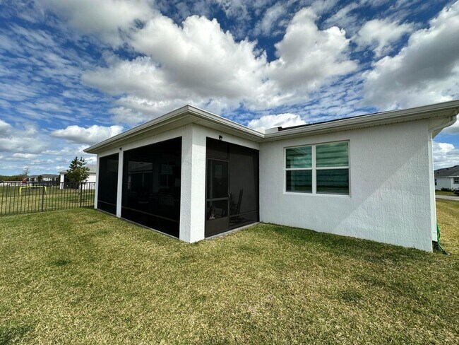 10230 SW Orana Dr in Port St. Lucie, FL - Building Photo - Building Photo