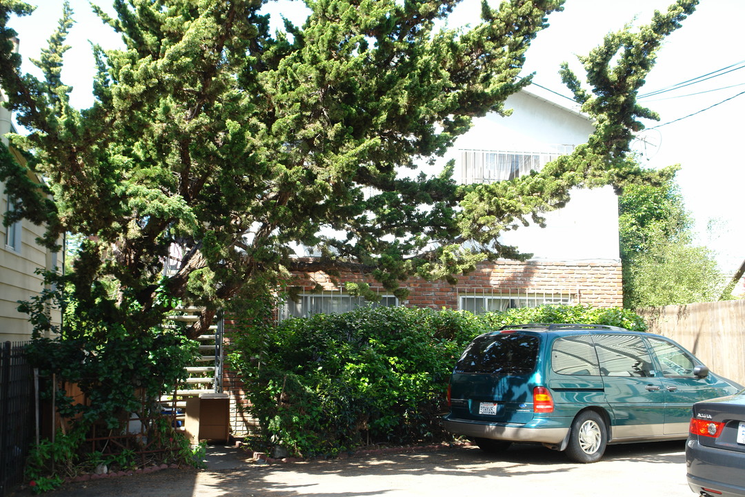 2124 Sacramento St in Berkeley, CA - Foto de edificio