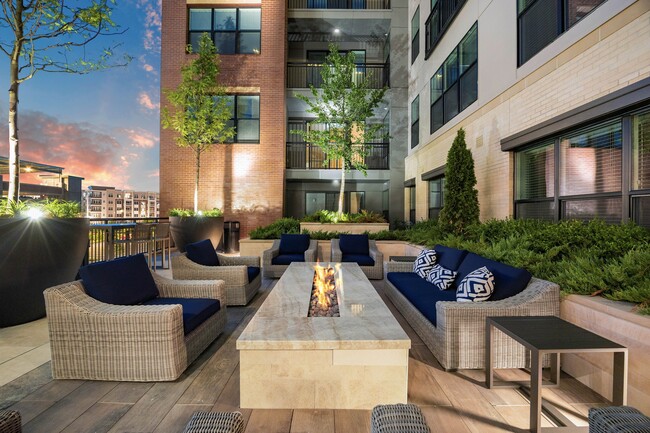 Hanover Toscana in Salem, NH - Building Photo - Building Photo