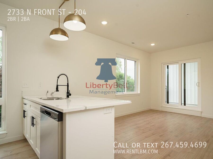 2733 N Front St in Philadelphia, PA - Building Photo