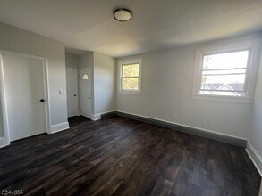 44 Gates Ave in Montclair, NJ - Building Photo - Building Photo