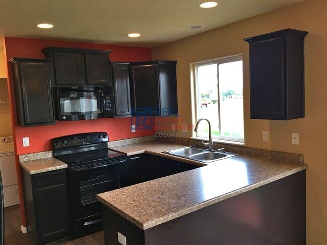 2360 Sierra Springs Dr in Colorado Springs, CO - Building Photo - Building Photo