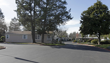 Rancho Verde in Rohnert Park, CA - Building Photo - Building Photo