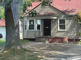 18558 Riverview St in Detroit, MI - Building Photo