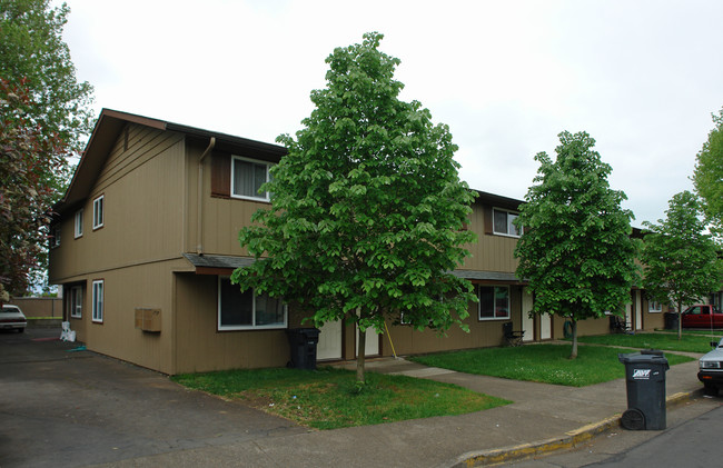 940 NW Hobart Ave in Corvallis, OR - Building Photo - Building Photo