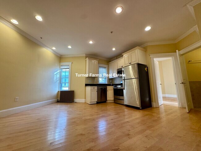 156 Magazine St, Unit 23