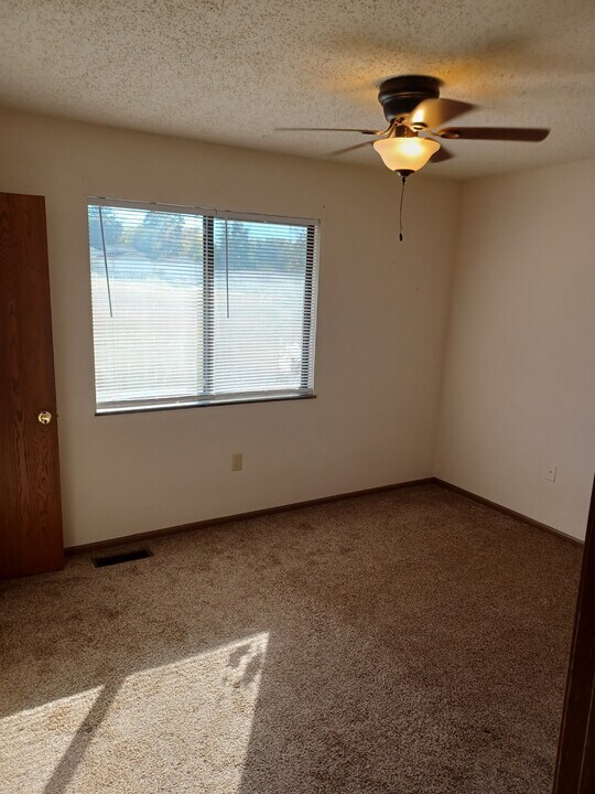 105 Swan Dr, Unit A in Park Hills, MO - Building Photo