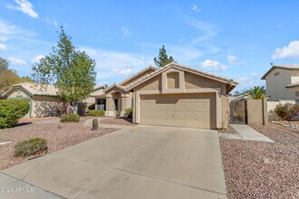 1114 E Artesian Way in Gilbert, AZ - Foto de edificio - Building Photo