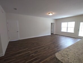 584 Grayson Ave, Unit #192 in Hinesville, GA - Building Photo - Building Photo