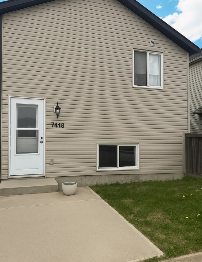property at 7418-7115 115a St