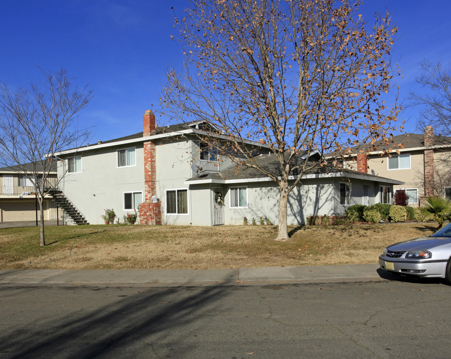 4130 Apostolo Cor in Sacramento, CA - Foto de edificio