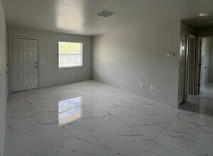 5519 Seventh Ave in Ft. Myers, FL - Building Photo - Building Photo