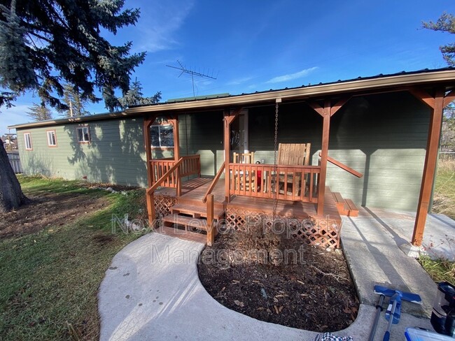 35 Amdahl Ln in Kalispell, MT - Foto de edificio - Building Photo