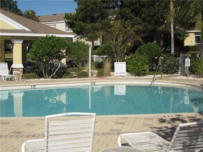 2488 Lake Woodberry Cir in Brandon, FL - Foto de edificio - Building Photo