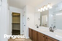 1097 W Desert Hills Dr photo'