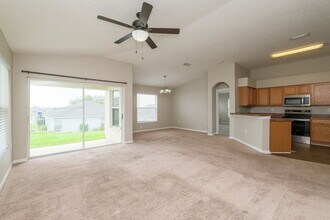 7608 Mt Laurel Dr in Zephyrhills, FL - Building Photo - Building Photo