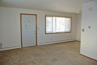 716 4th St SW in Minot, ND - Building Photo - Building Photo