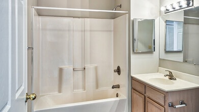 Cypress Square in Lafayette, IN - Foto de edificio - Building Photo