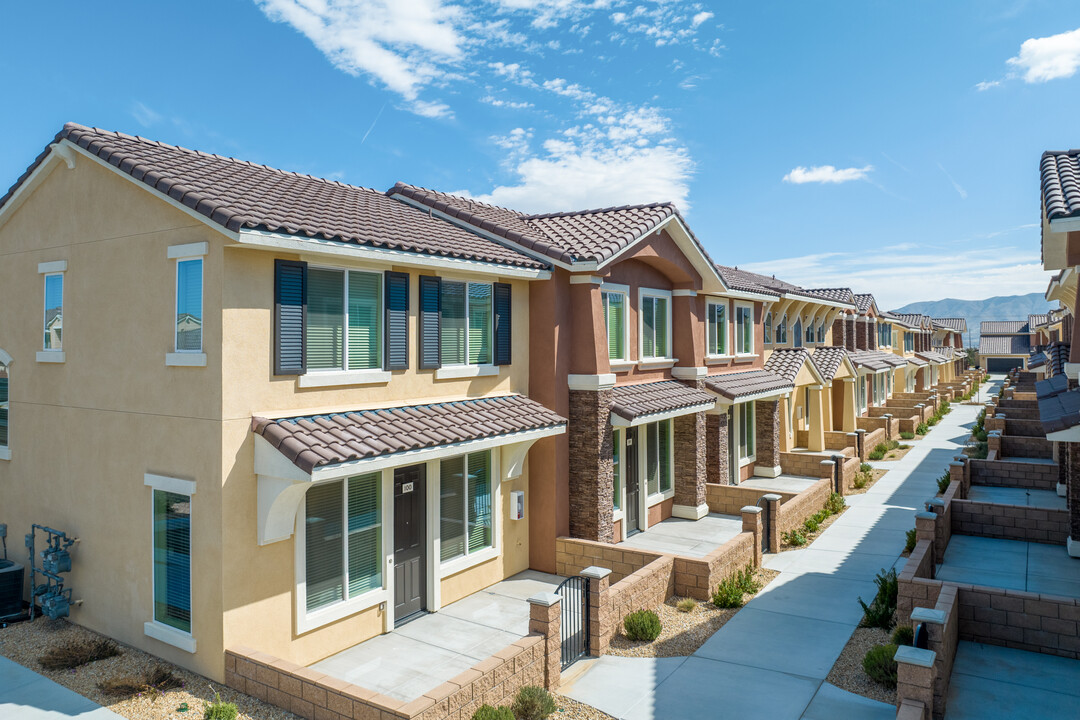 Sonoma Apartments in Hesperia, CA - Building Photo