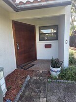 2530 NE 9th St in Fort Lauderdale, FL - Building Photo