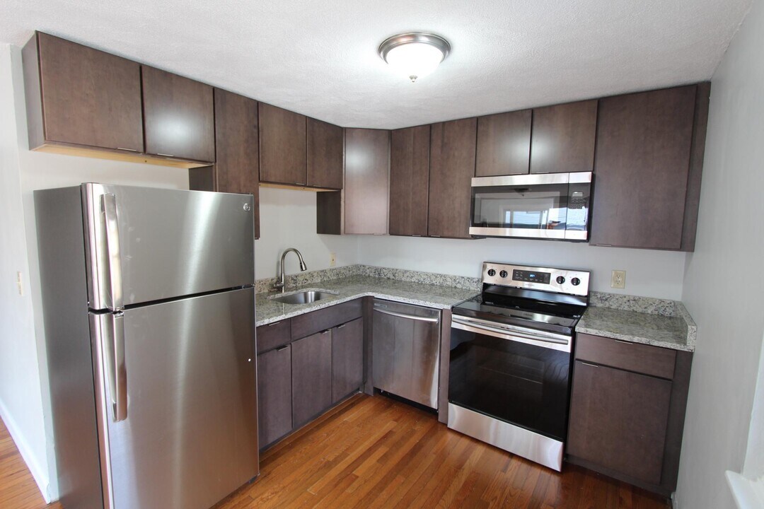 627 Beach St, Unit 2R in Revere, MA - Building Photo