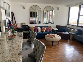 280 Marin Blvd in Jersey City, NJ - Building Photo - Building Photo