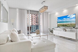 4001 S Ocean Dr in Hollywood, FL - Building Photo - Building Photo