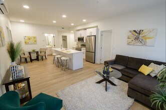 11519 29 St SE, Unit 2 - 2 Bed Apartment in Calgary, AB - Building Photo - Building Photo