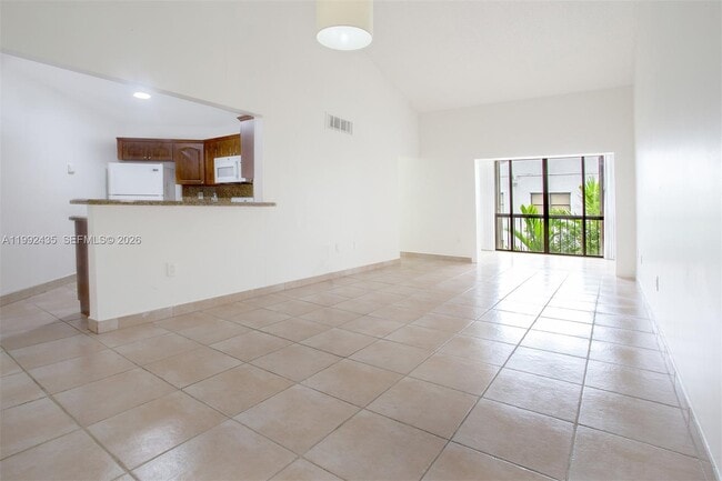 9441 Fontainebleau Blvd in Miami, FL - Building Photo - Building Photo
