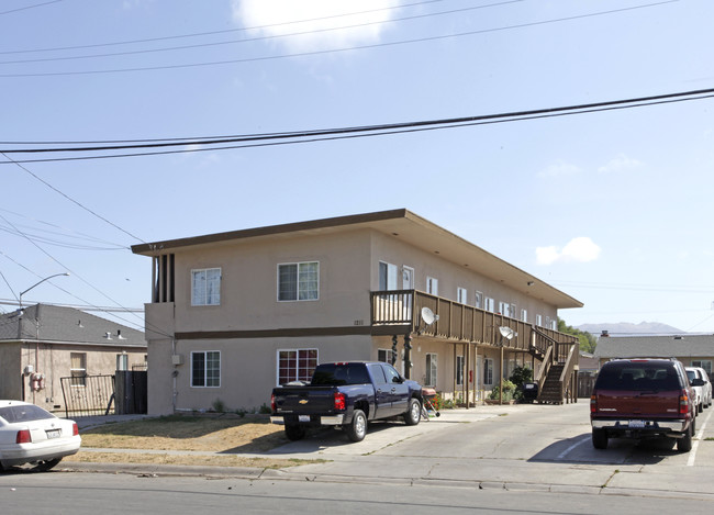 1211 Cooper Ave in Salinas, CA - Foto de edificio - Building Photo