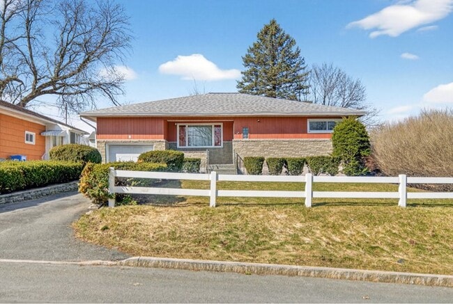 property at 44 Fullerton St