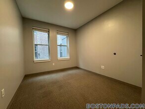 100 Hemenway St in Boston, MA - Building Photo - Building Photo