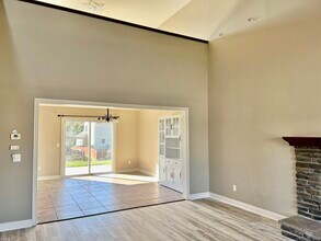 8611 Springberry Dr in Fort Wayne, IN - Building Photo - Building Photo