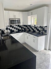 5620 SW 38th St in Davie, FL - Building Photo - Building Photo