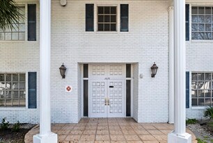 2270 NE 68th St in Fort Lauderdale, FL - Building Photo