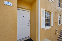 1040 Lake Shore Dr, Unit 202 in Lake Park, FL - Building Photo - Building Photo