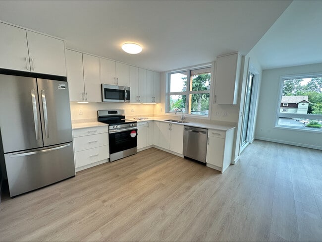 property at 1801 Riverside Ln