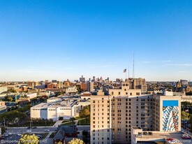15 E Kirby St in Detroit, MI - Building Photo