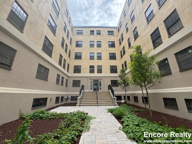 1172 Massachusetts Ave, Unit 307