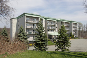 Robinson Manor Apartments