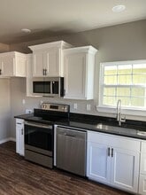 2553 W Harold St in Gladewater, TX - Building Photo - Building Photo